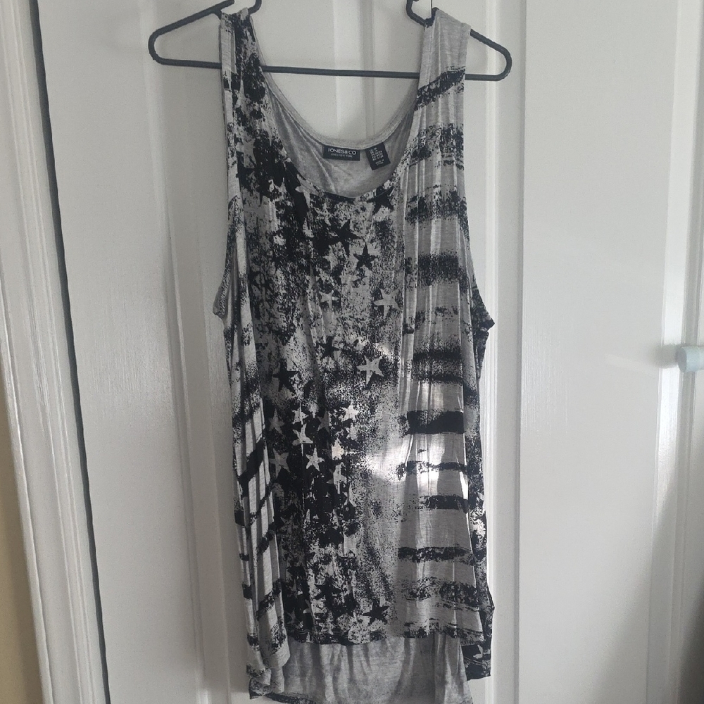 Jones New York Black and Gray Star Pattern Tank Top